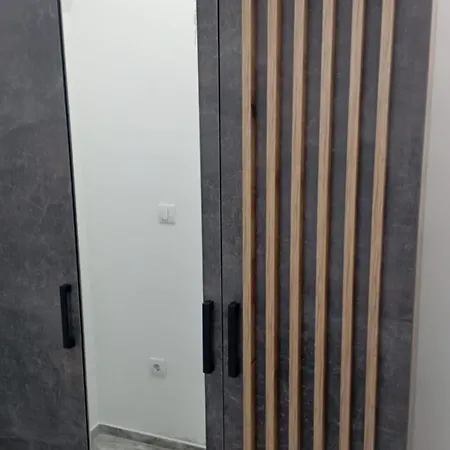 Leona C3 Apartment *